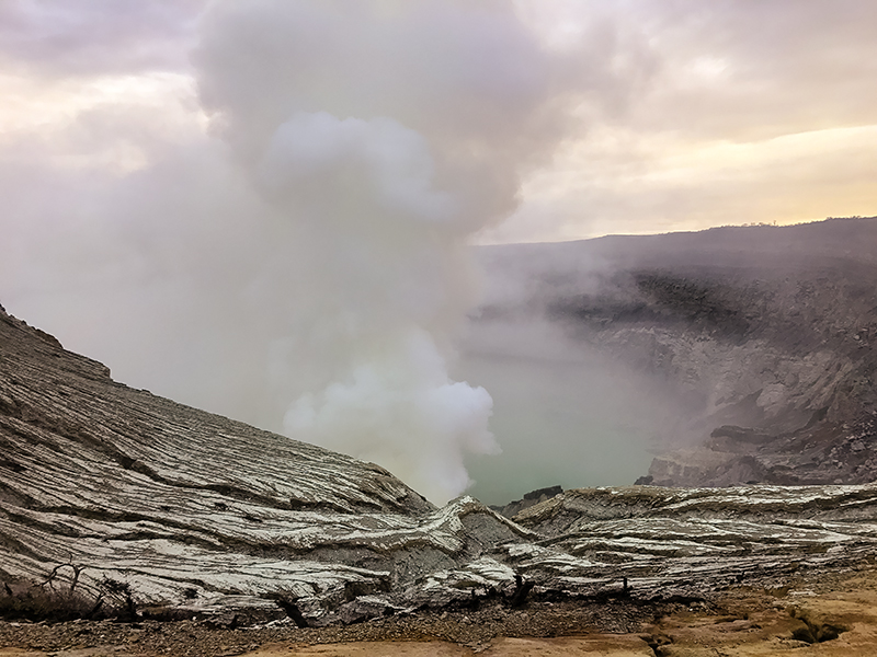 Ijen volcano crater in the daylight | The Silver Nomad