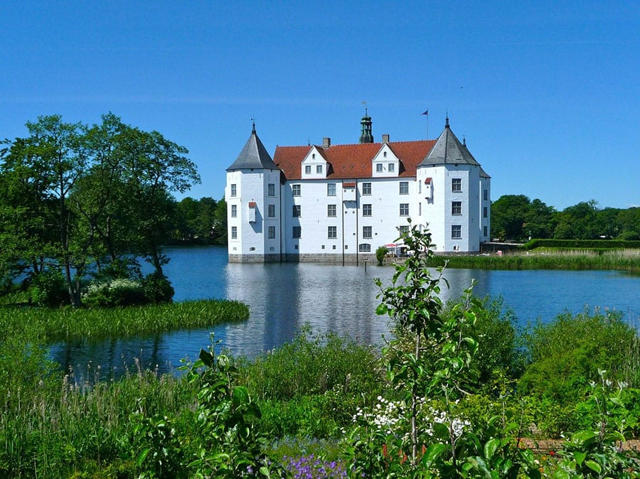 glucksburg castle