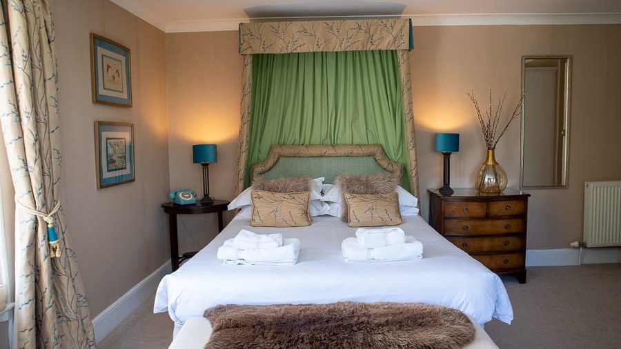 turquoise room e1626042919599