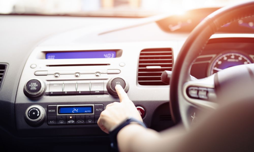 adjusting volume on car stereo